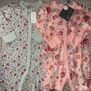 Modern moment baby girl sleepers size 6-9